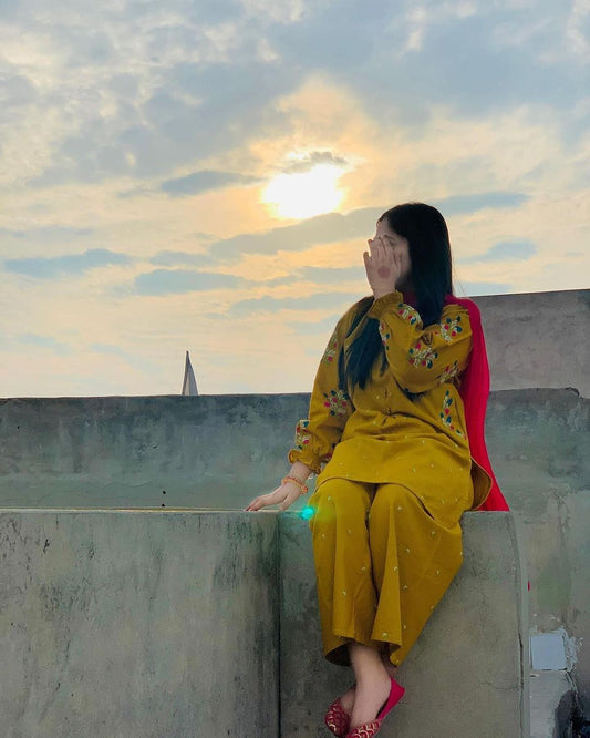 POCKET STYLE EMBROIDERY STITCHED