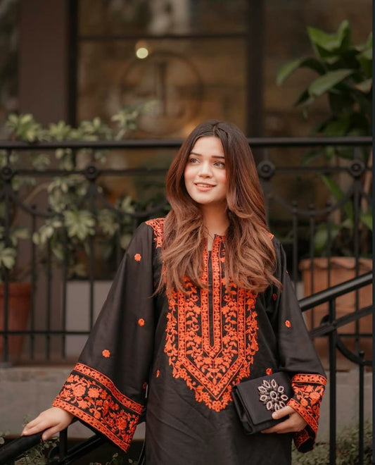 Elizabeth Embroidery 2pc