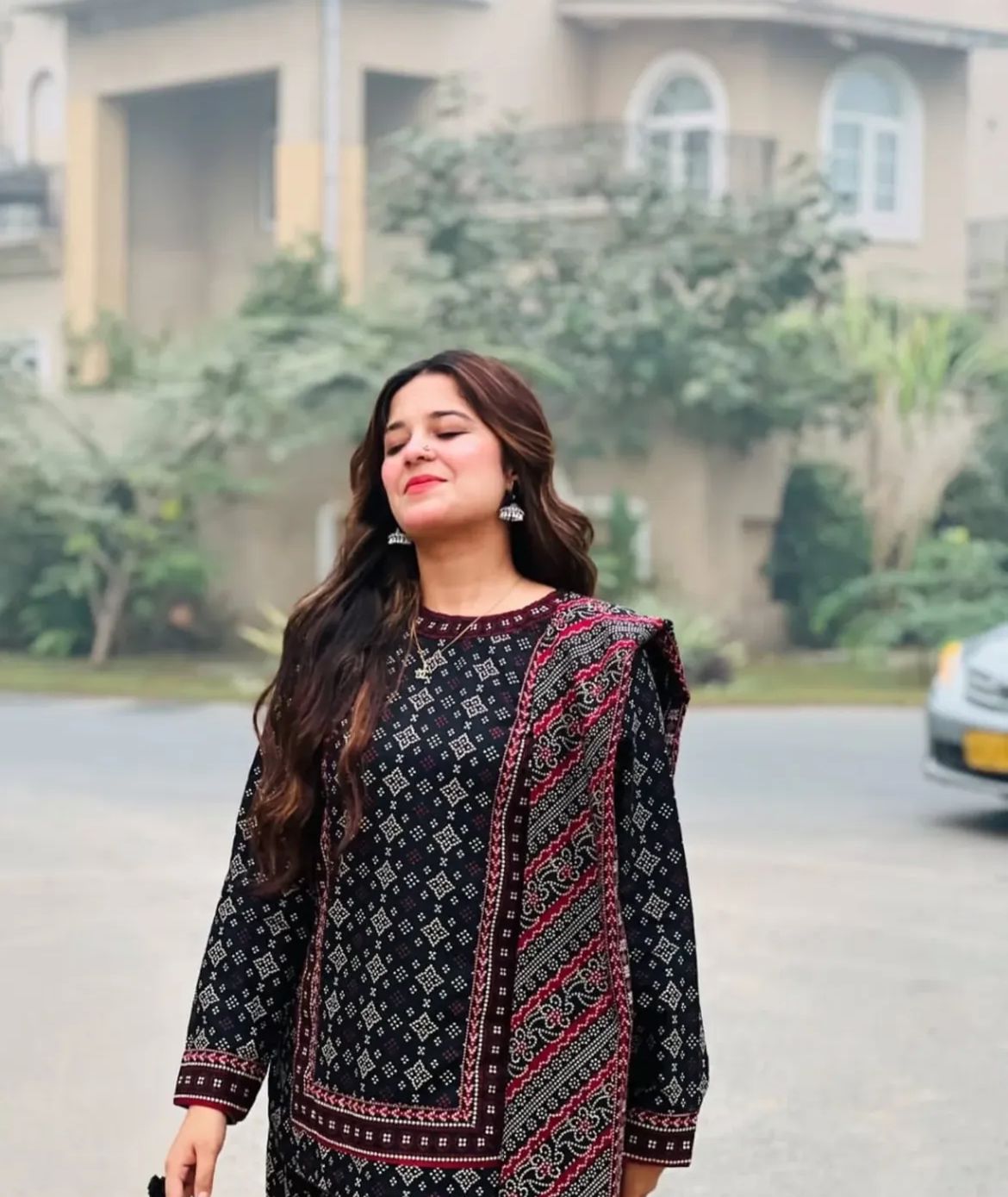 اجراک سخن (Farshi Shalwar) 3 pieces fully stitched