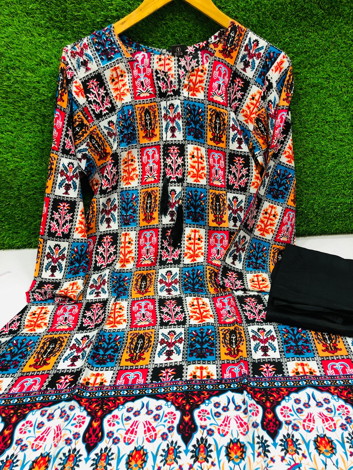 Stitched 2-Piece Set Digital Printed Air Line Froq Outfit