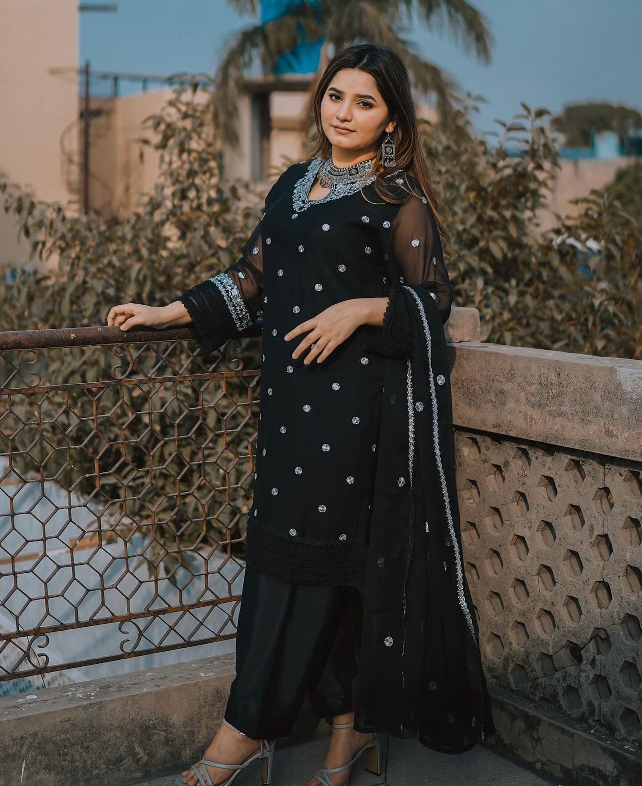 Hania Amir (Stitched 3 Pcs)