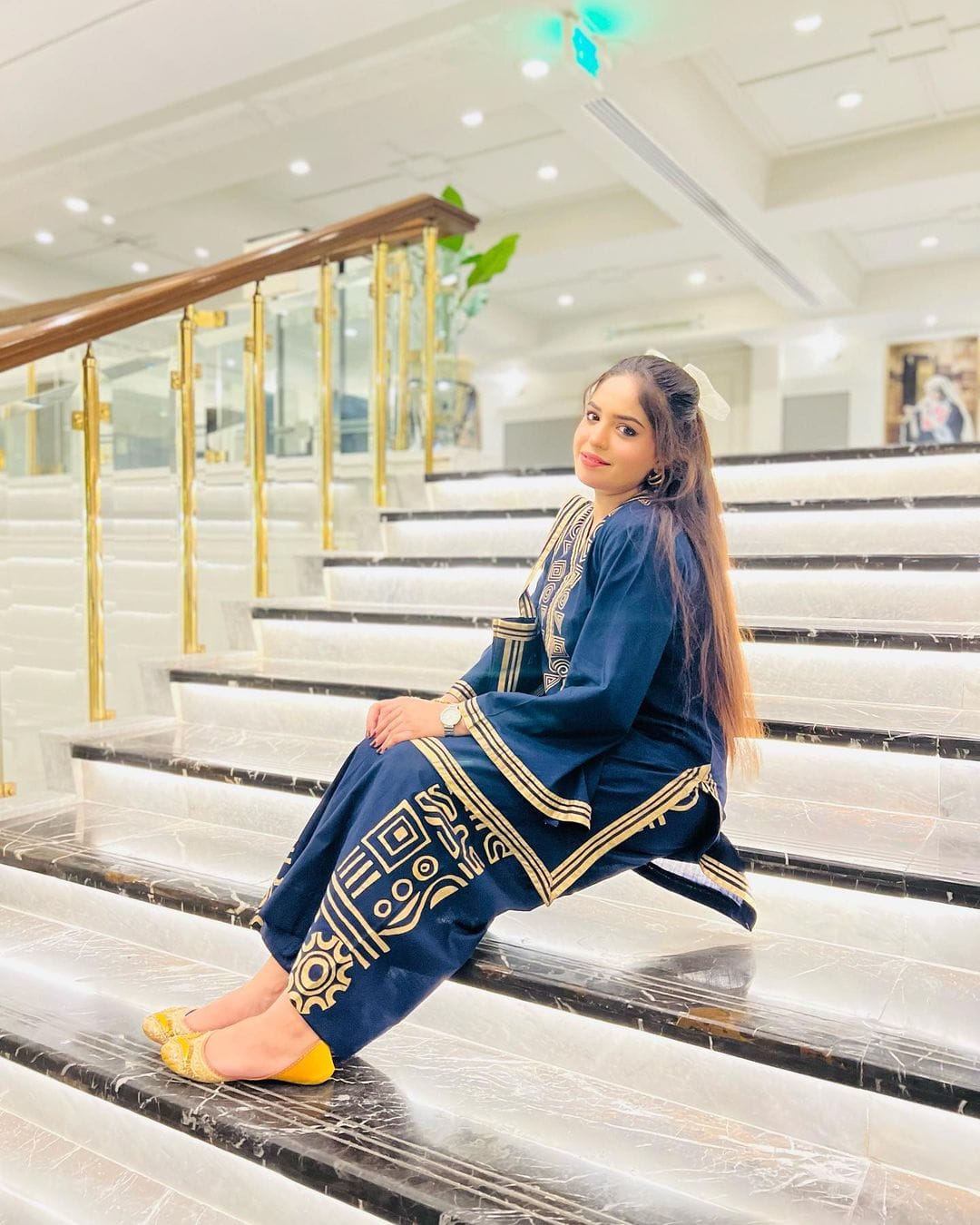 Stylish Bag 2pc  Unique color for Summers