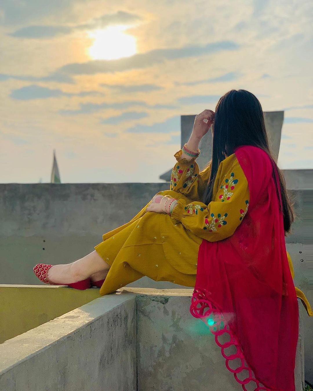 POCKET STYLE EMBROIDERY STITCHED