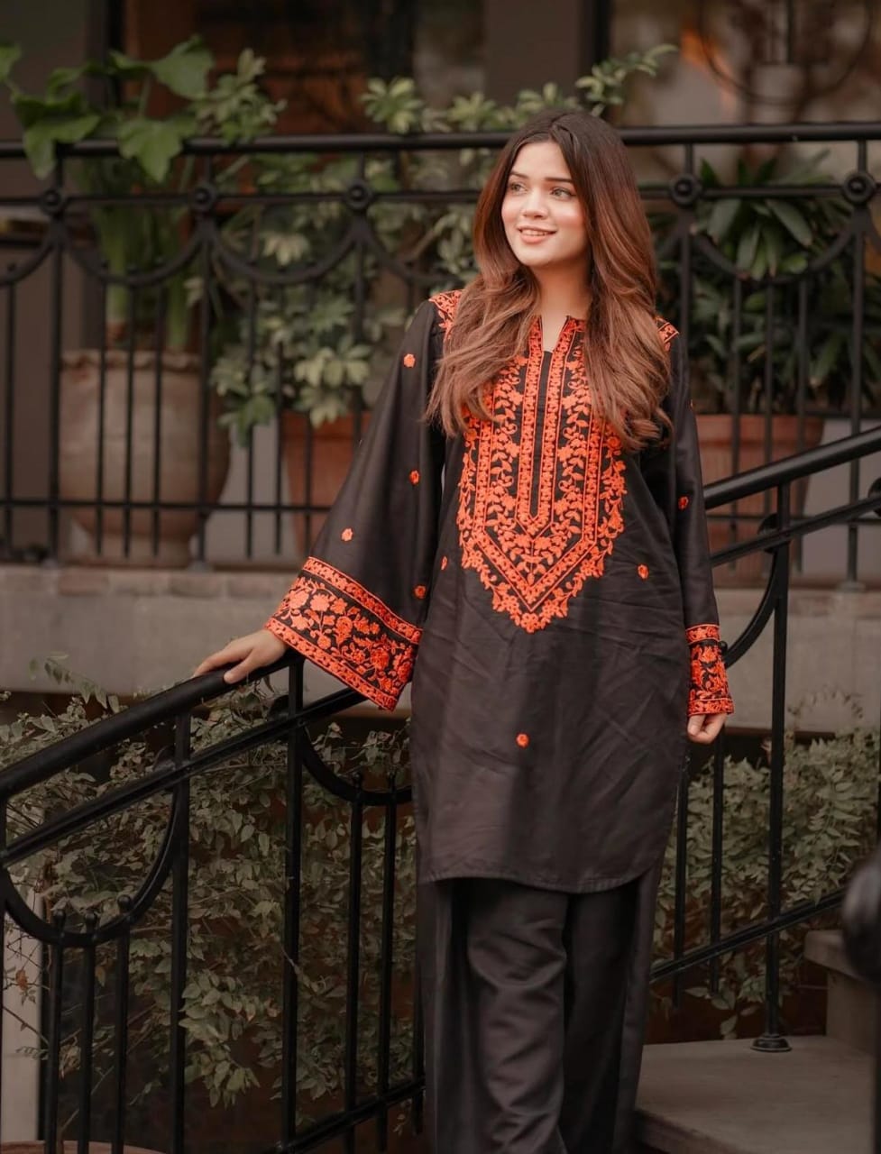 Elizabeth  Embroidery 2pc