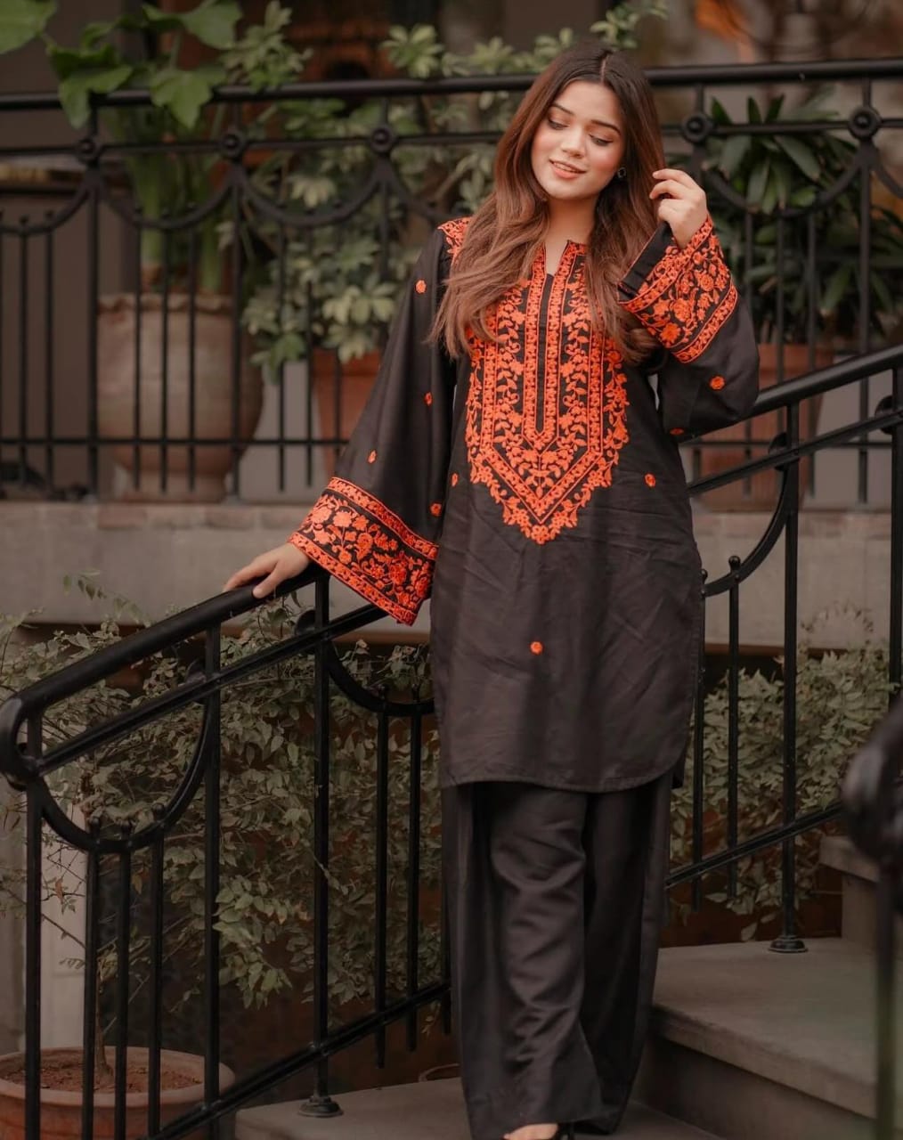 Elizabeth  Embroidery 2pc