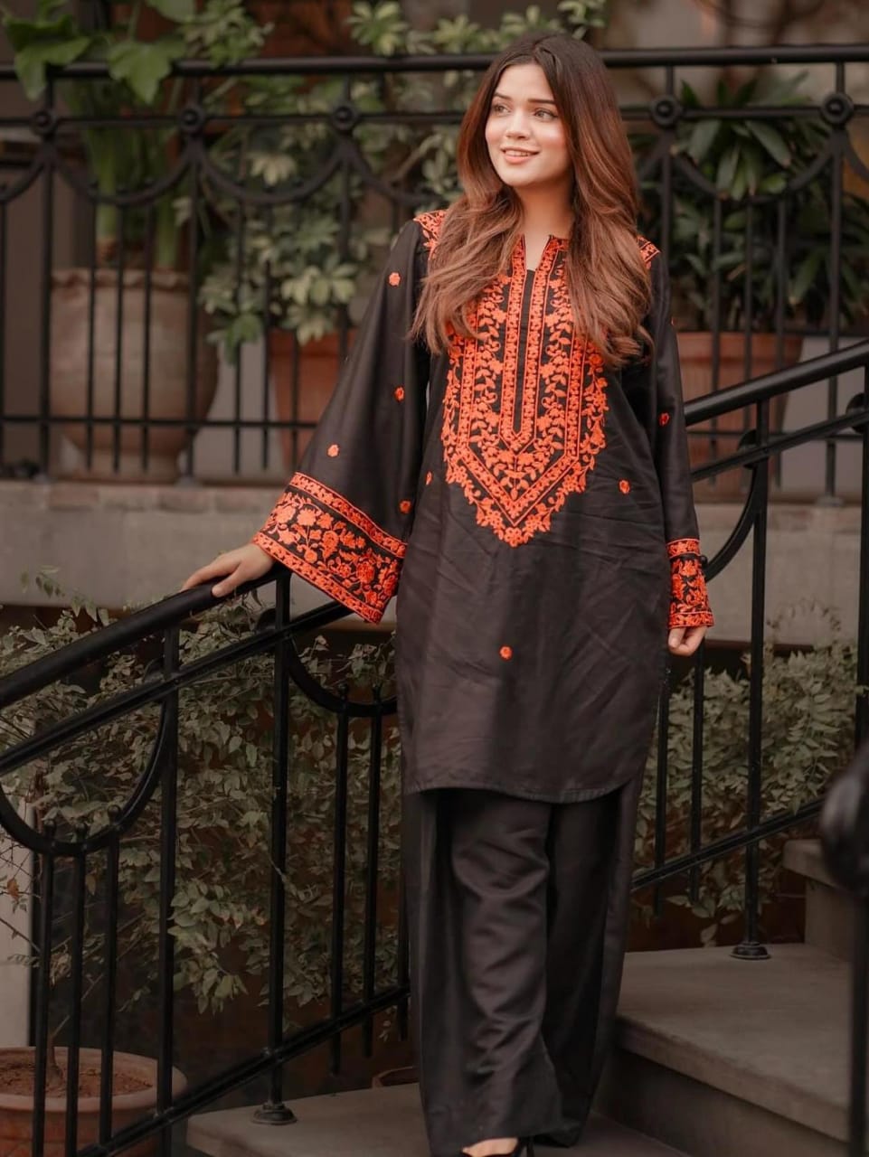 Elizabeth  Embroidery 2pc