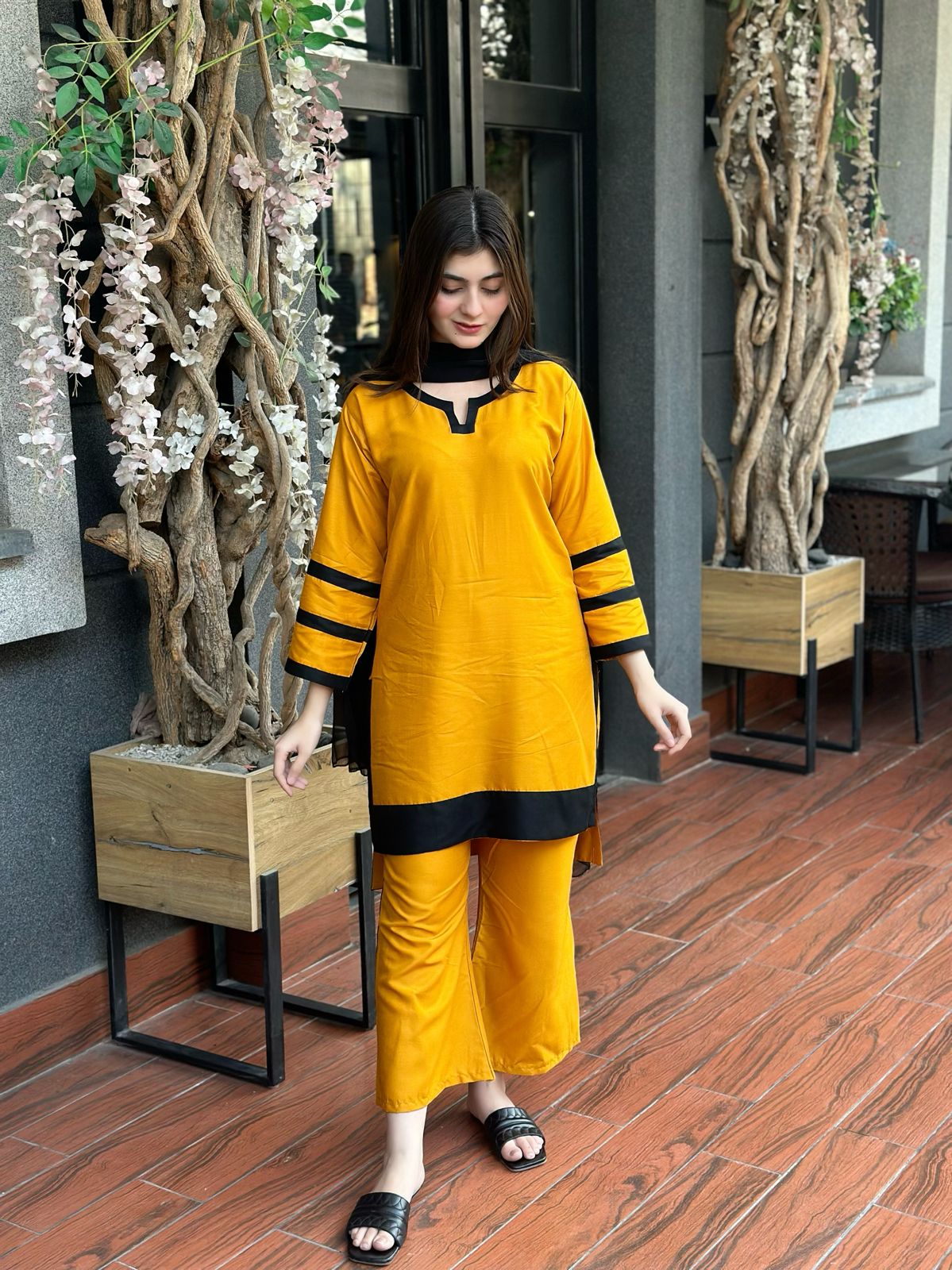 Black Pattie Design 2Pcs