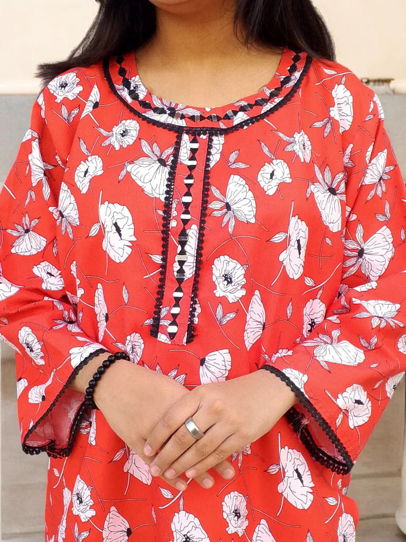 Stitched 2-Piece Set with Elegant Lace Detailing