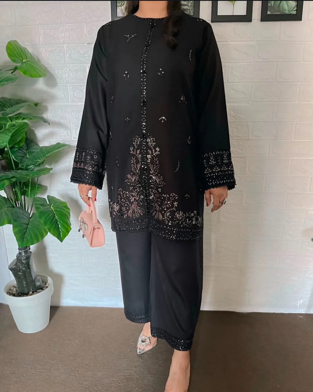 LEENA EMBROIDED STITCHED 2 PIECES