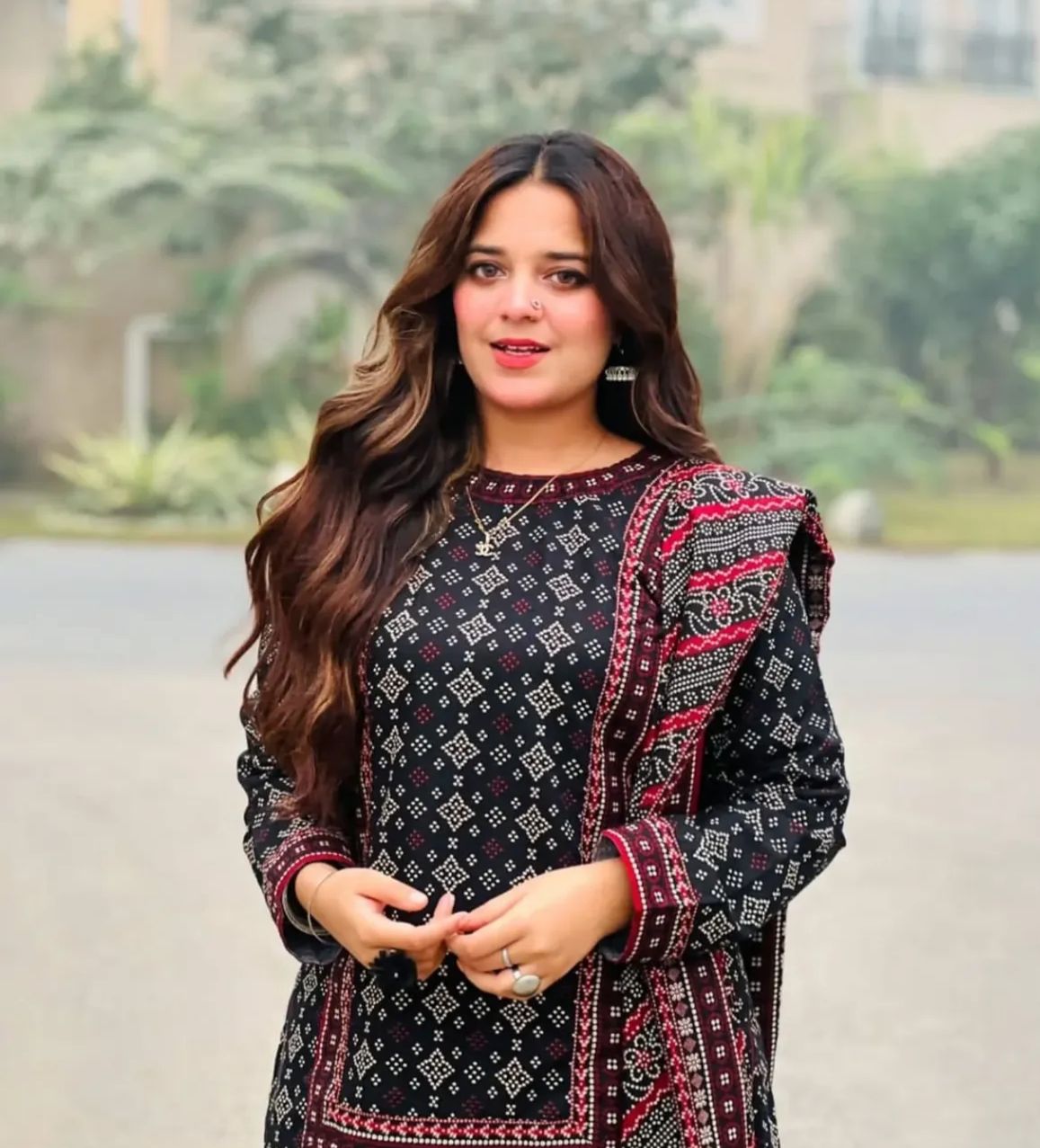 اجراک سخن (Farshi Shalwar) 3 pieces fully stitched