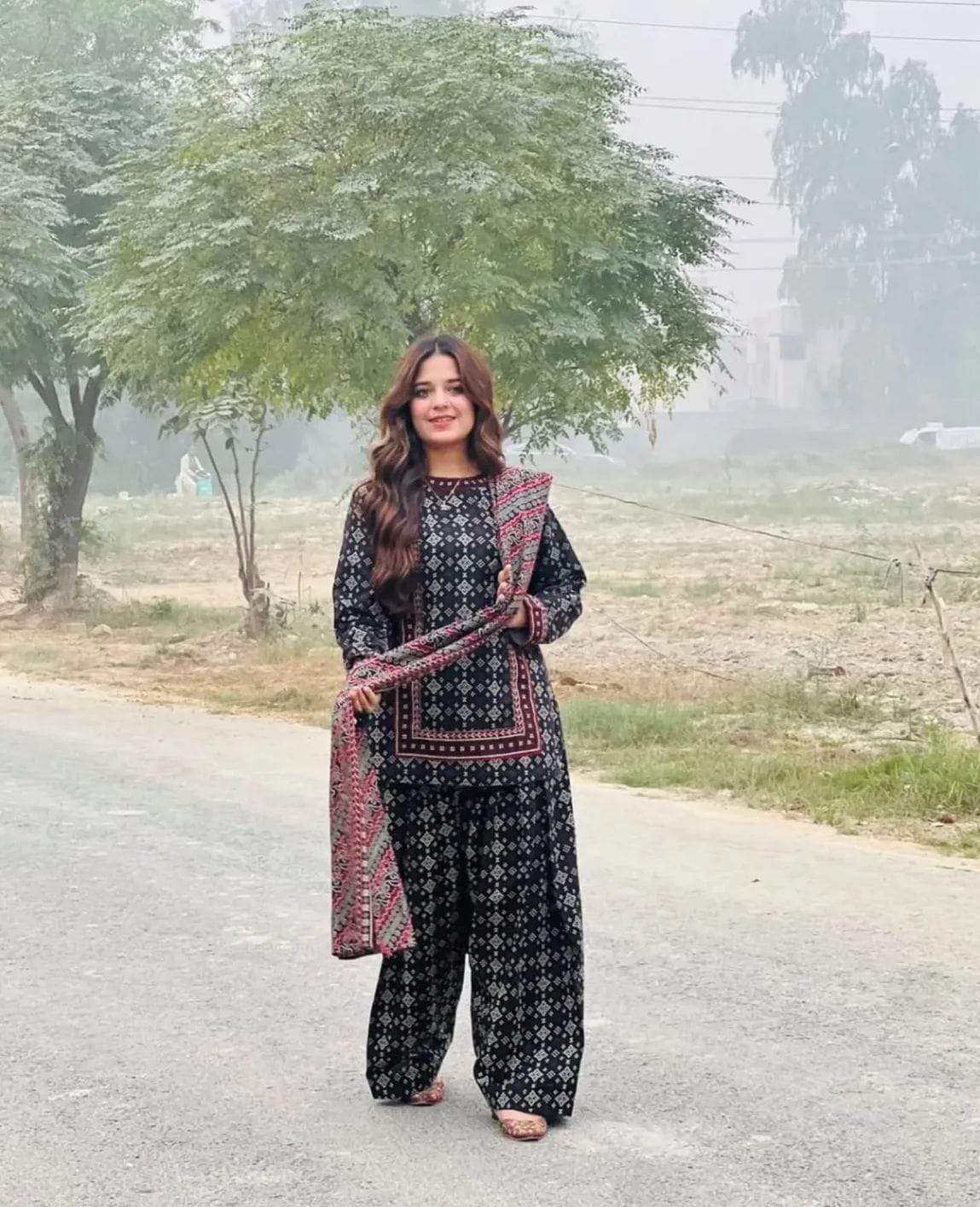 اجراک سخن (Farshi Shalwar) 3 pieces fully stitched