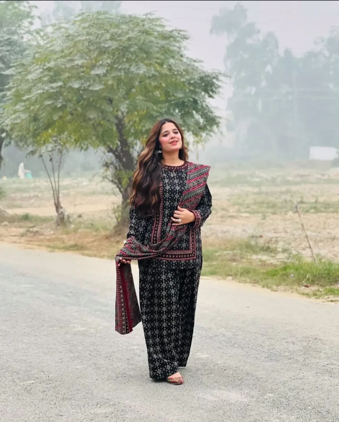 اجراک سخن (Farshi Shalwar) 3 pieces fully stitched