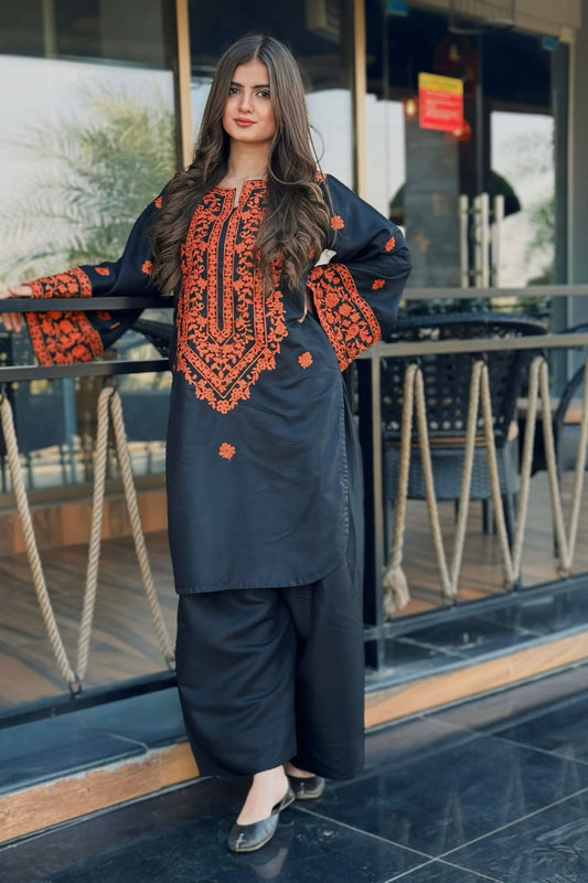 Elizabeth Embroidery 2pc