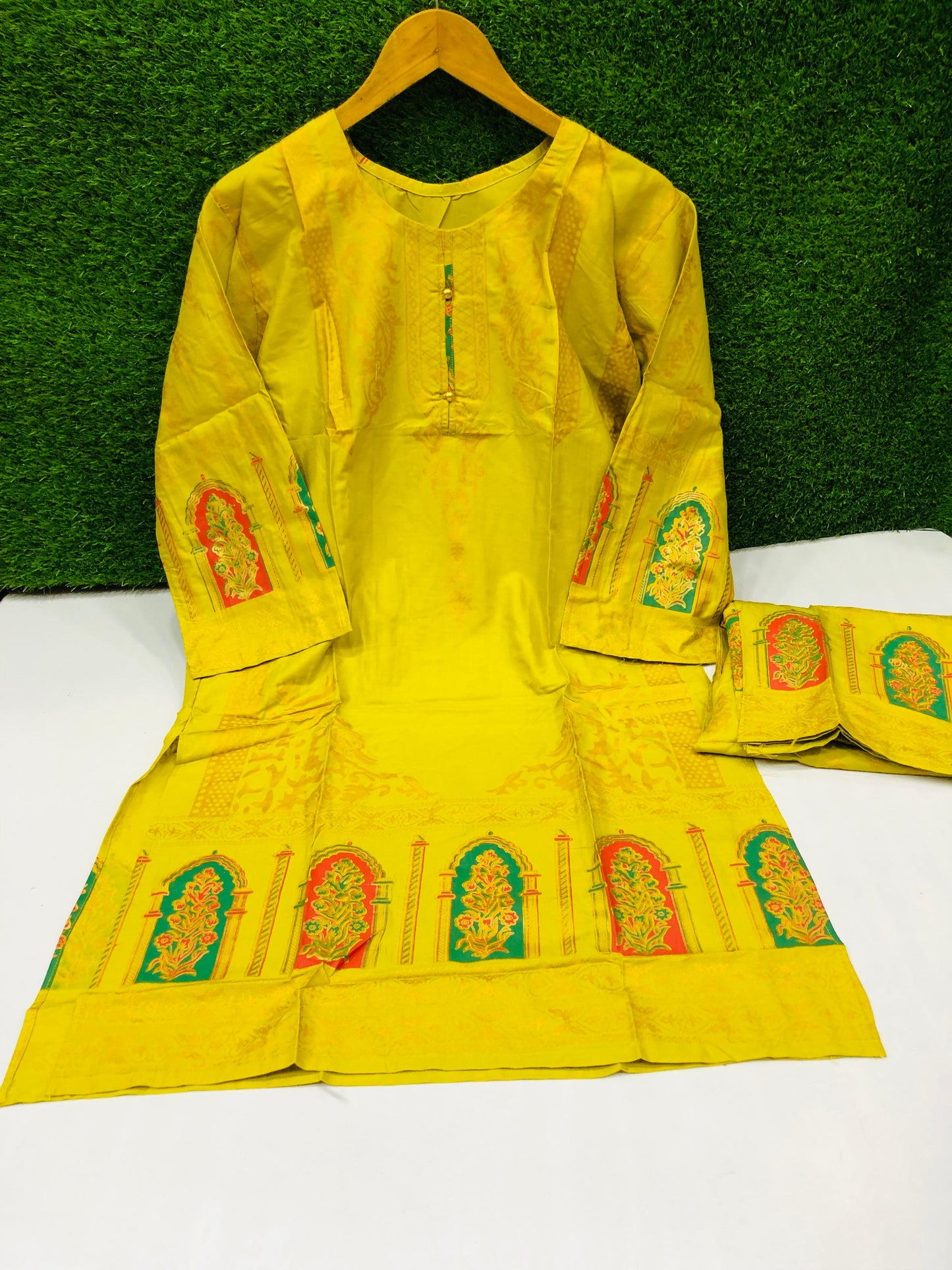 3D Stitched 2-Piece Set Outfit (Mendhi)