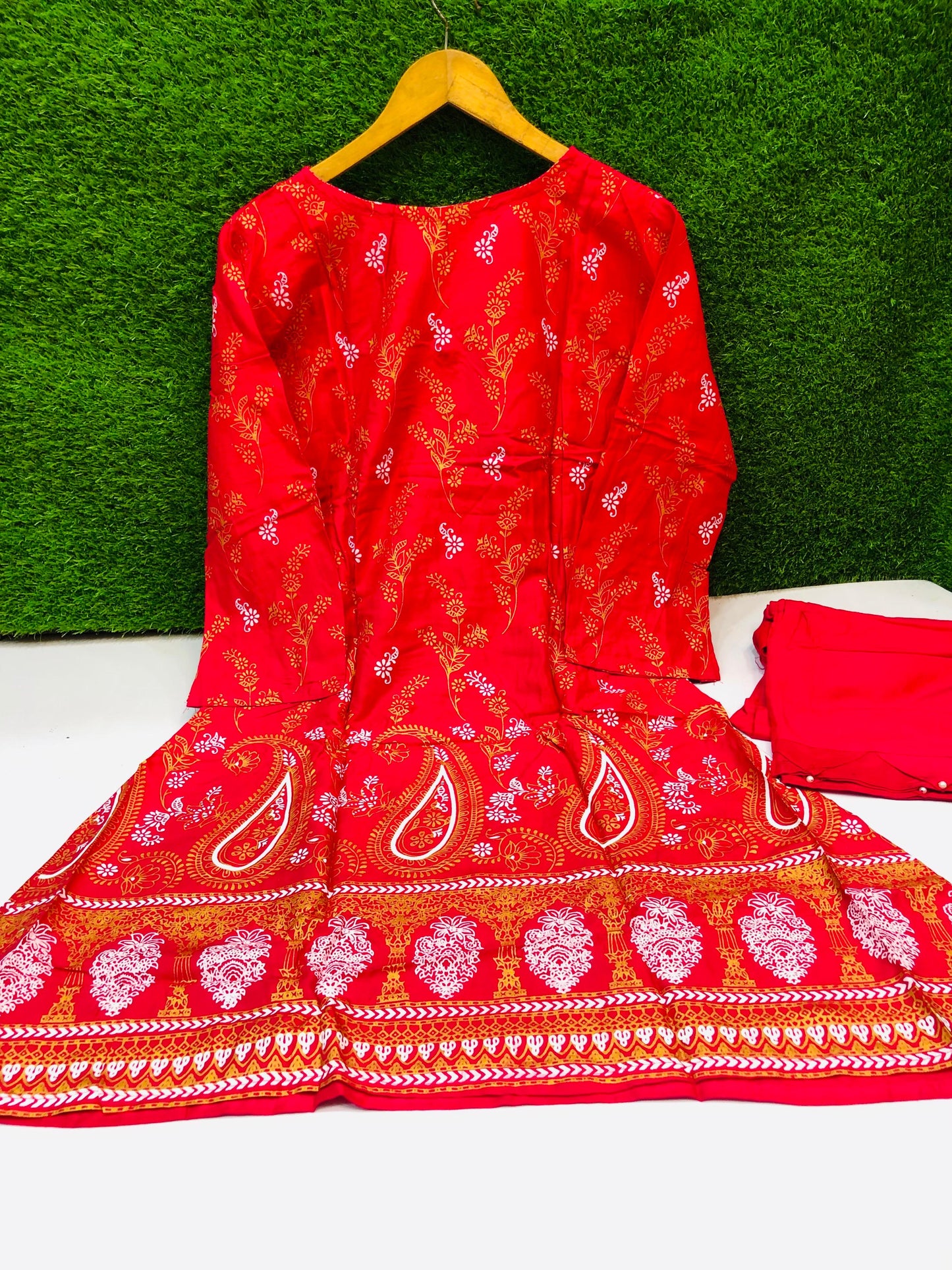 Digital Printed Air Line 2-Piece Outfit – Elegant & Comfortable (Pink)